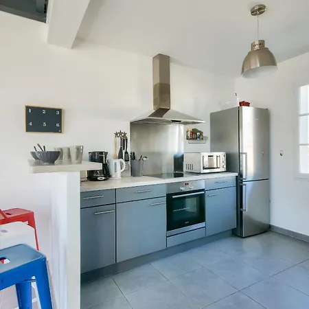 Pour 8 Avec Piscine A En Re