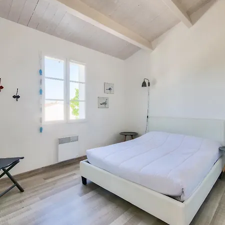 Tatil Evi Pour 8 Avec Piscine A En Re