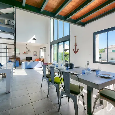 Pour 8 Avec Piscine A En Re Casa vacanze *