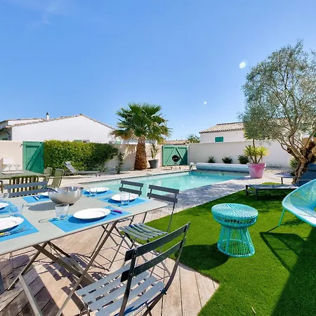 Pour 8 Avec Piscine A En Re La Flotte