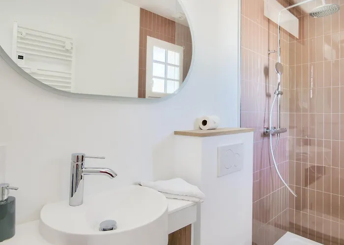 Pour 8 Avec Piscine à En Ré Hébergement de vacances