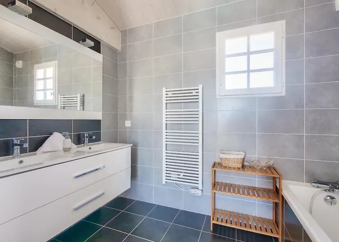 Hébergement de vacances Pour 8 Avec Piscine à En Ré La Flotte