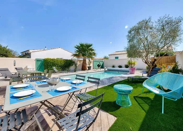 Pour 8 Avec Piscine à En Ré La Flotte